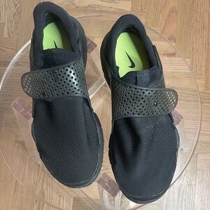 Nike Black Mesh Slip-Ons with Green Insole sz10